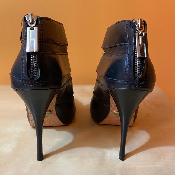 LAMB Strappy Leather Heels - Picture 4 of 10